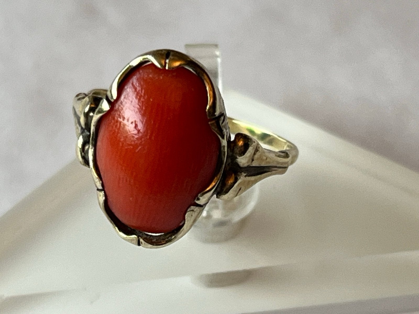 Antieke Gouden Ring met Natuurlijke Bloedkoraal, Verzenden, Goud
