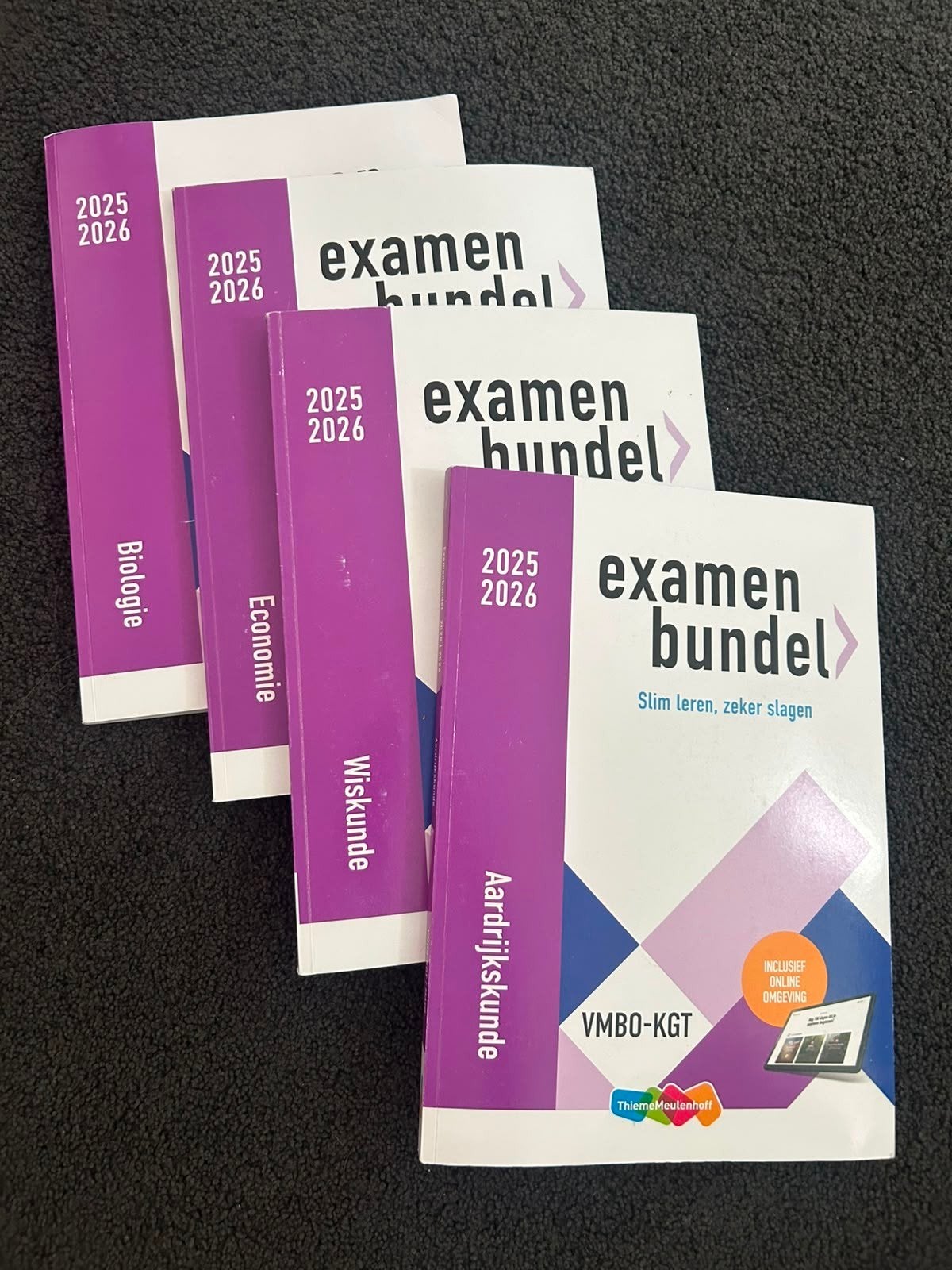 Vmbo-kgt/Mavo
2025/2026 examenbundels + samenvattingen, Ophalen of Verzenden, Beta, Zo goed als nieuw, Overige niveaus