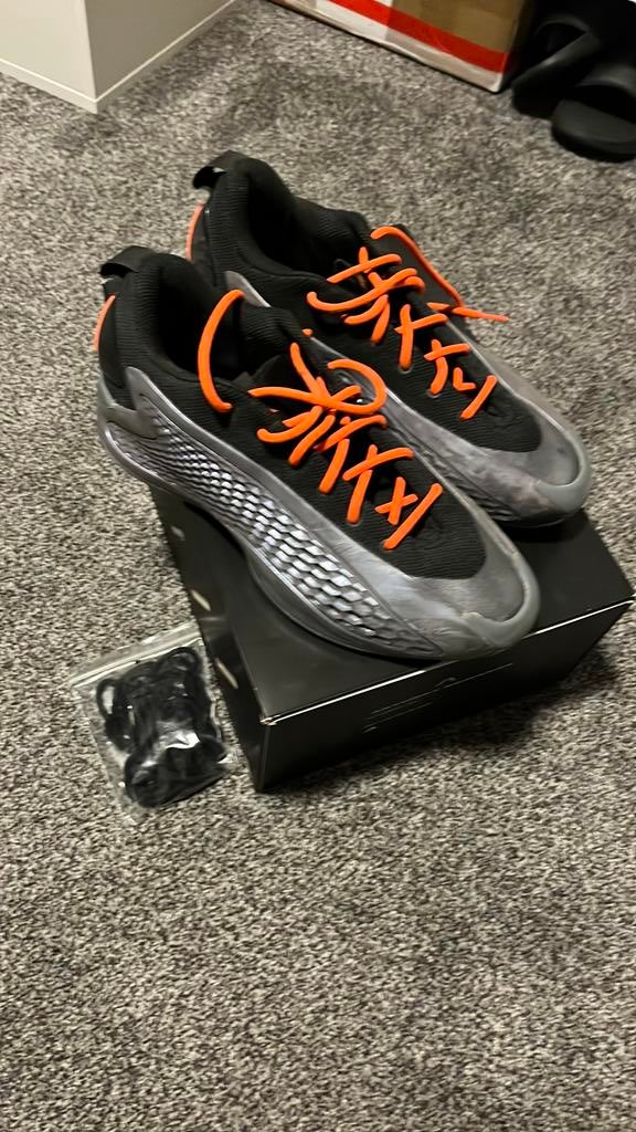 Ae one low basketball shoenen Extra veters en originele doos, Ophalen of Verzenden, Zo goed als nieuw, Schoenen