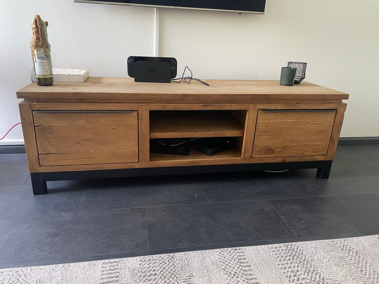 Robuust eiken tv-meubel met opbergruimte, Ophalen, Gebruikt, 100 tot 150 cm, Eikenhout