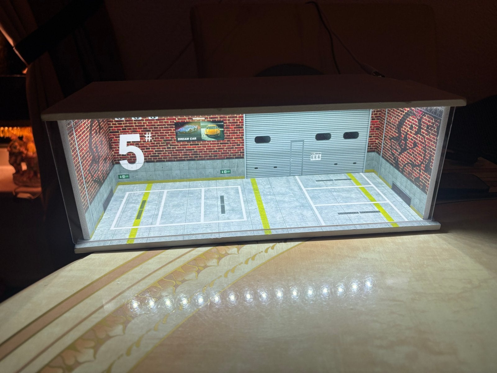 Miniatuur Garage Diorama met LED Verlichting, Hobby en Vrije tijd, Ophalen of Verzenden, Zo goed als nieuw, Overige typen