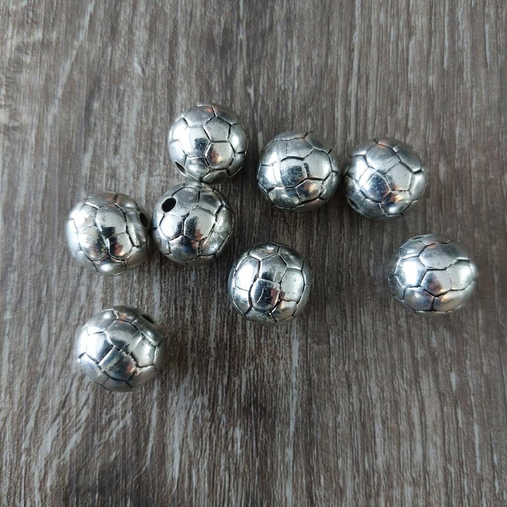 Zilverkleurige Voetbal Kralen - Set van 8, Ophalen of Verzenden, Gebruikt, Kraal