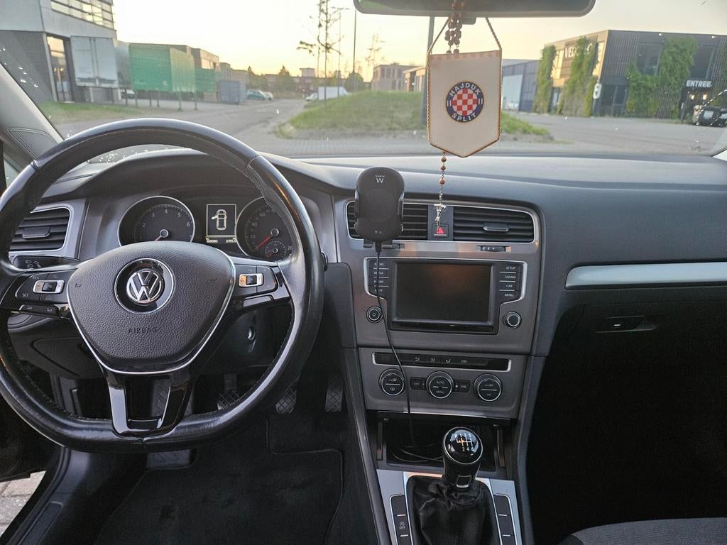 Volkswagen Golf 1.2 TSI 81KW 5D 2016 Zwart, Auto's, Voorwielaandrijving, Euro 6, 4 cilinders, 610 kg