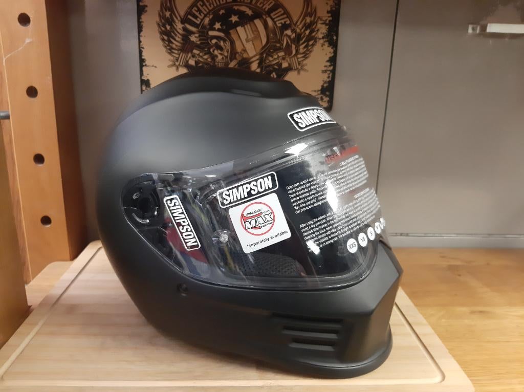 Simpson speed helm maat XL ( krasjes ) simpson motor helm XL, Motoren, Pascalstraat 6 1704 RD Heerhugowaard, Dames, XL, Ophalen of Verzenden