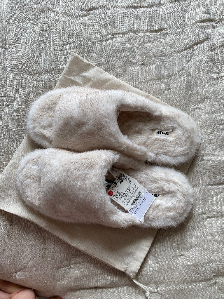 Slippers, Kleding | Dames, Schoenen, Slippers, Beige, Nieuw, Ophalen of Verzenden