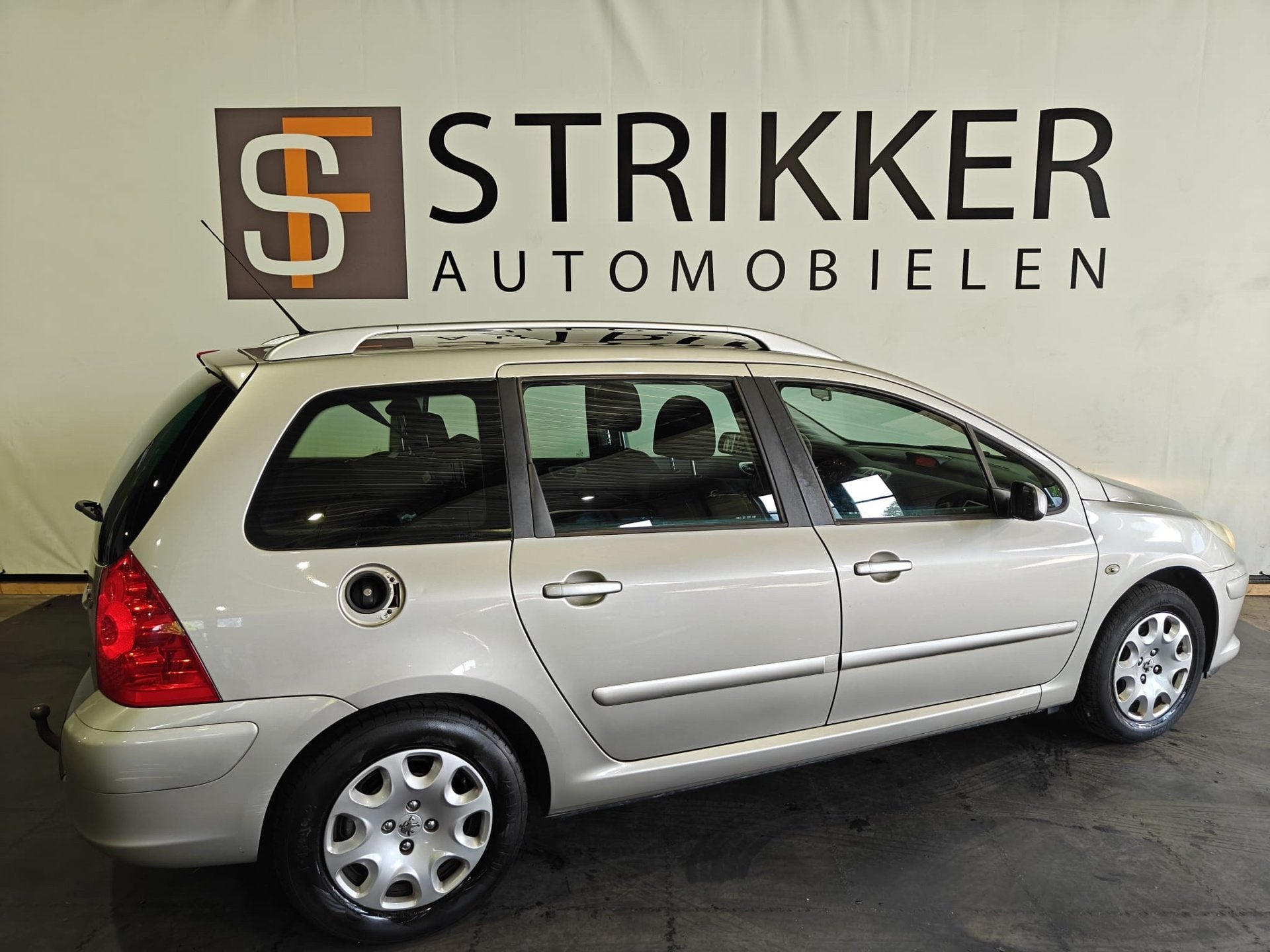 Peugeot 307 SW 1.6-16V, Auto's, Gebruikt, 4 cilinders, 715 kg, 7 stoelen