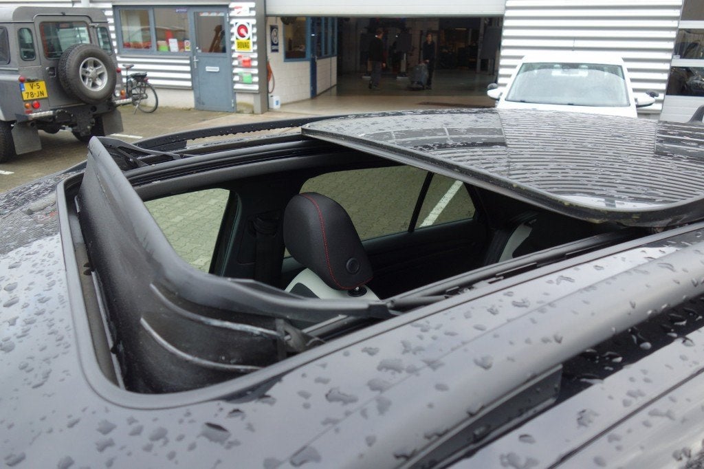 Volkswagen T-ROC 1.5 TSI SPORT, Pano, 18 Inch, Beats, Winter, Voorwielaandrijving, Euro 6, 4 cilinders, Bedrijf