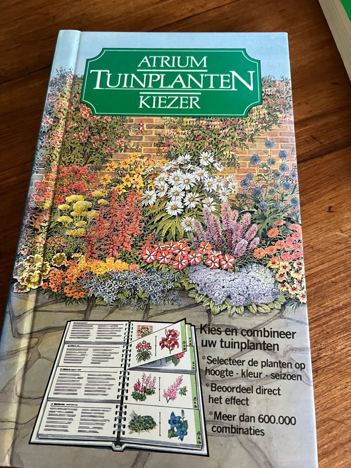 Atrium Tuinplanten Kiezer - Kies en combineer uw tuinplanten, Boeken, Ophalen of Verzenden, Gelezen, Tuinieren en Tuinplanten