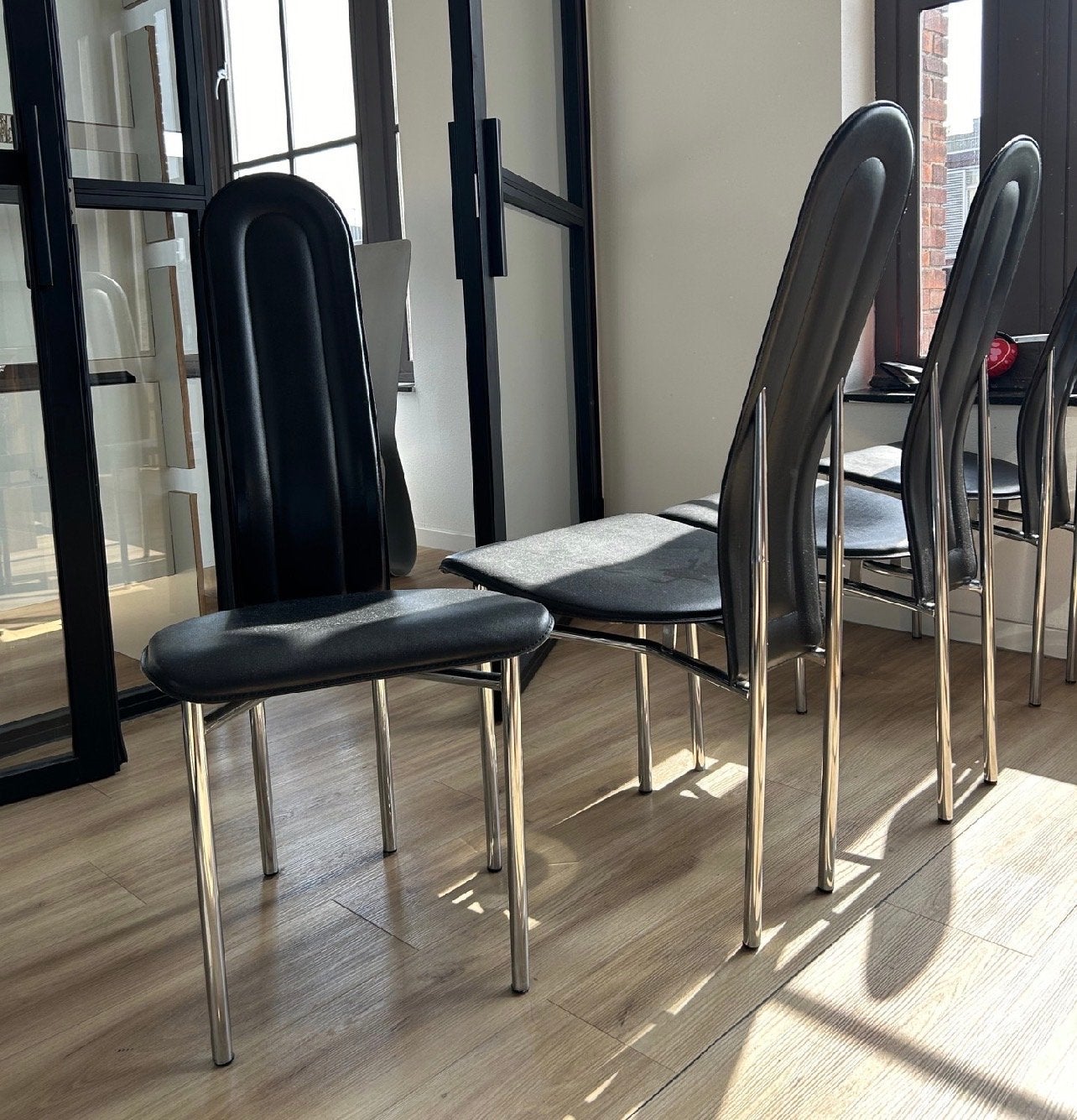Vintage / mid century stoelen met chromen onderstel, Ophalen, Gebruikt, Zwart, Leer