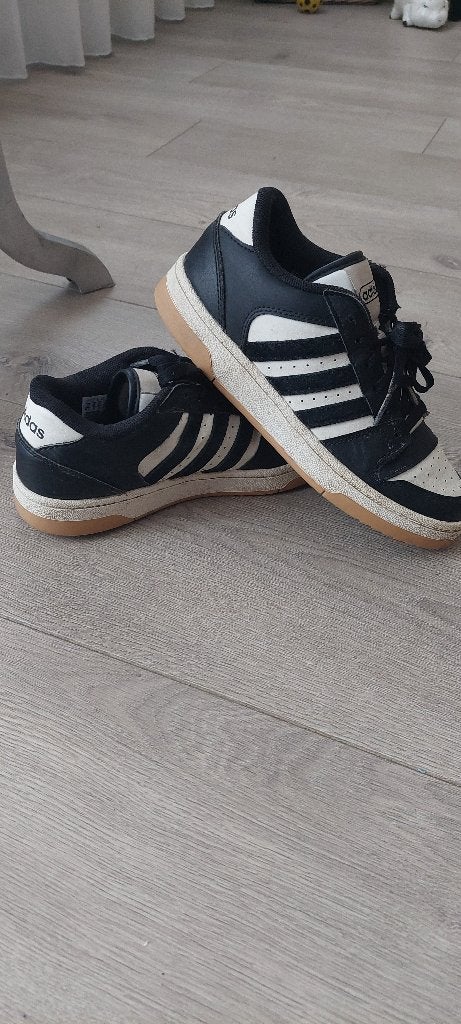 Adidas jongens schoenen, Adidas, Schoenen, Ophalen of Verzenden, Zo goed als nieuw