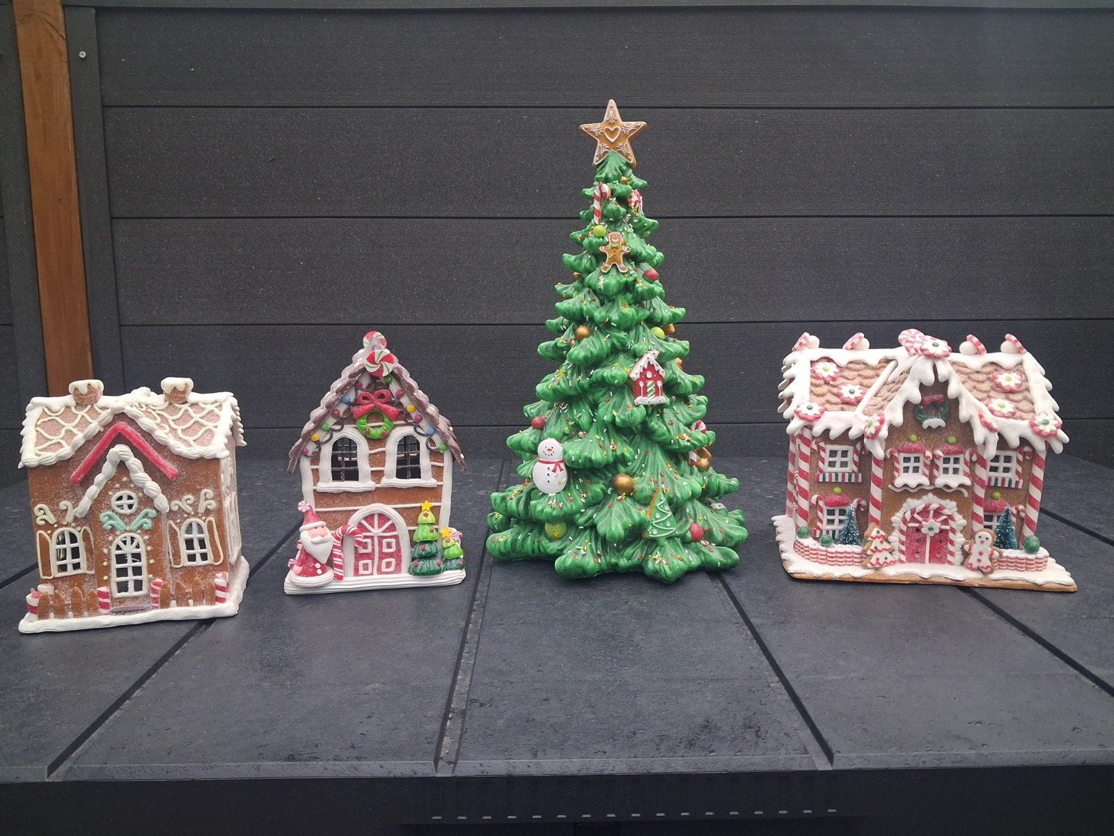 Gingerbread/Snoephuisjes met kerstboom! Kerstdecoratie, Ophalen of Verzenden, Zo goed als nieuw