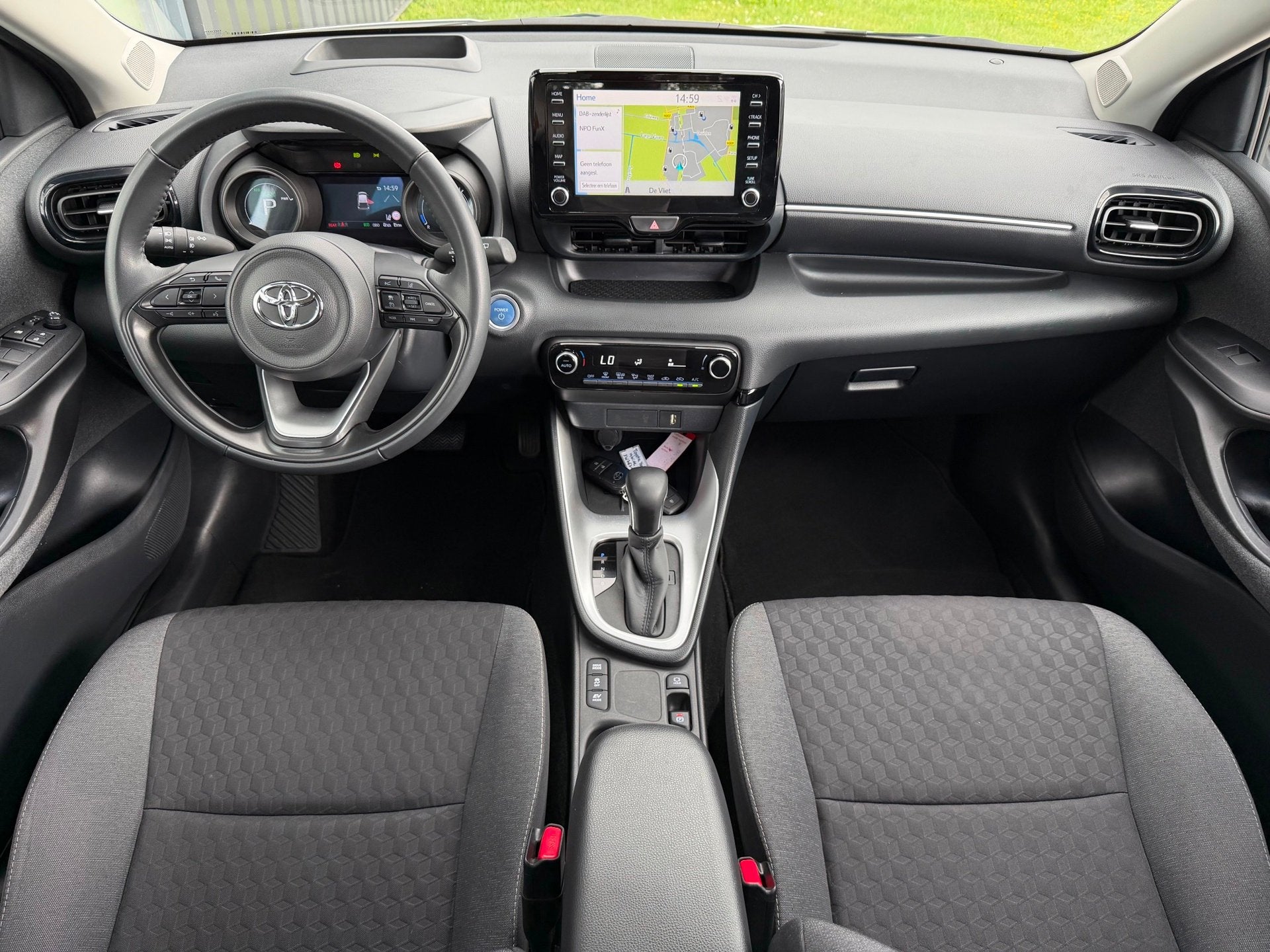 Toyota Yaris 1.5 Hybrid Executive ACC Head Up Camera CarPlay, Stof, Gebruikt, Zwart, Adaptive Cruise Control