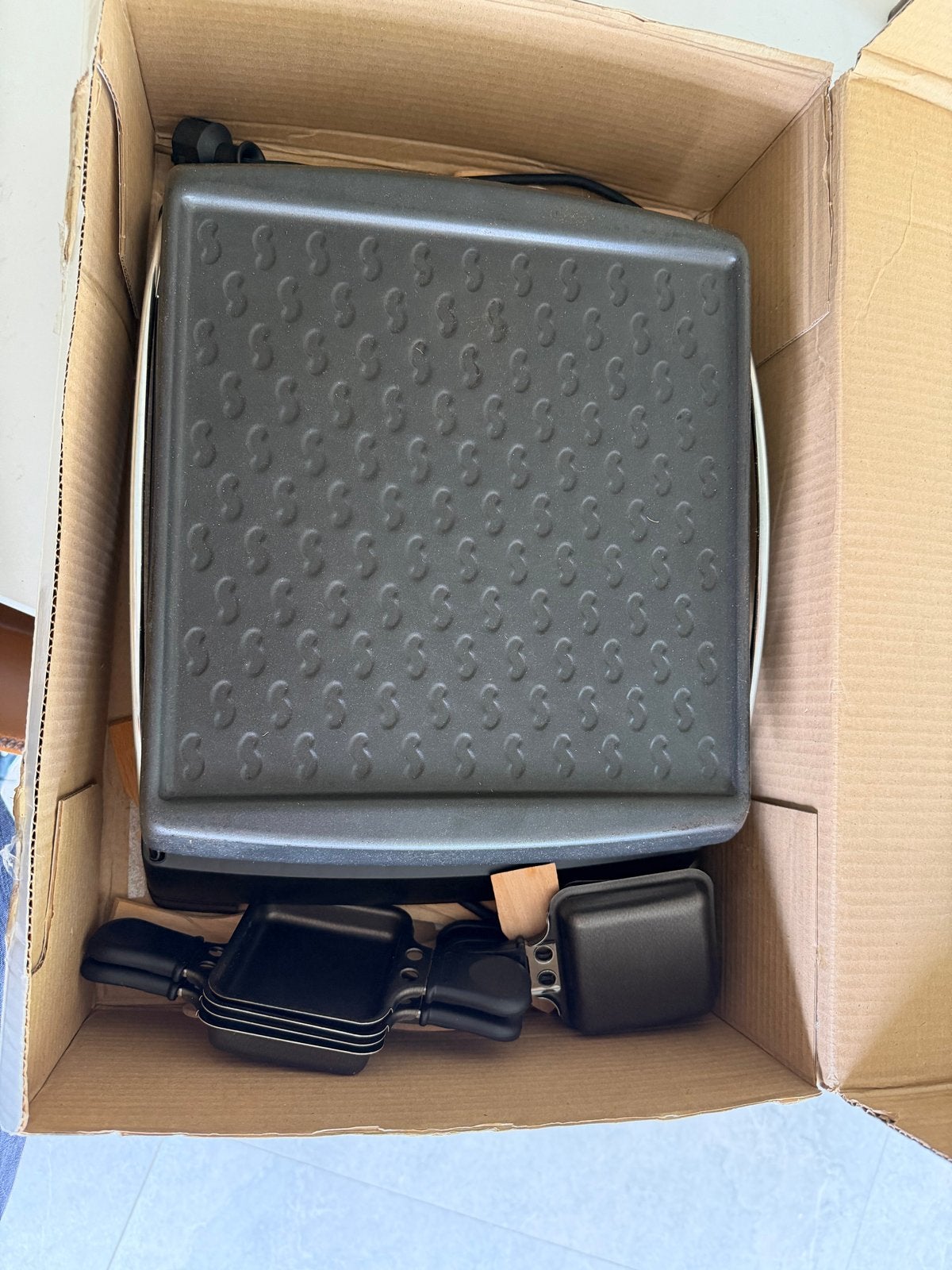 Tefal raclette grill voor 8 personen + 15 nieuwe spatels, Witgoed en Apparatuur, Gourmetstellen, Ophalen, Zo goed als nieuw