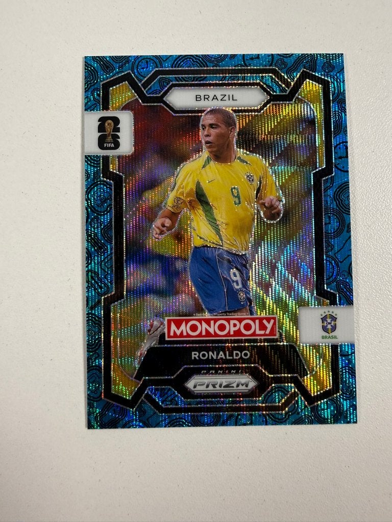 18 Ronaldo Blue Prizm Monopoly World Cup 2026, Ophalen of Verzenden, Nieuw, Buitenlandse clubs, Poster, Plaatje of Sticker