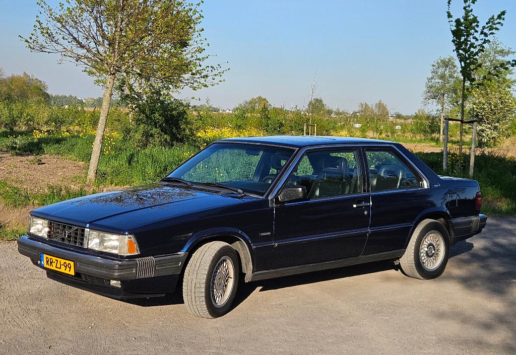 Volvo 780 2.3 Turbo automaat 1991 Blauw, Auto's, Volvo, Automaat, Open dak, 164 pk, 4 cilinders