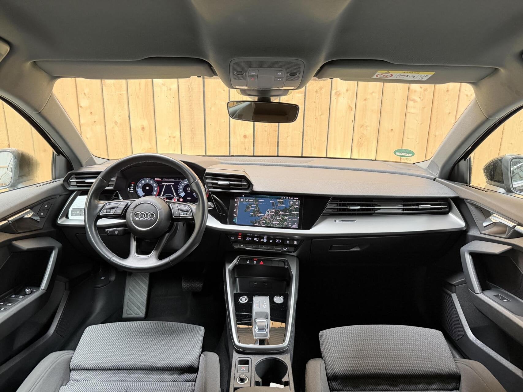Audi A3 Limousine 30 TFSI Business edition Automaat | Apple, Auto's, Gebruikt, Verwarmde buitenspiegels, Zwart, Origineel Nederlands