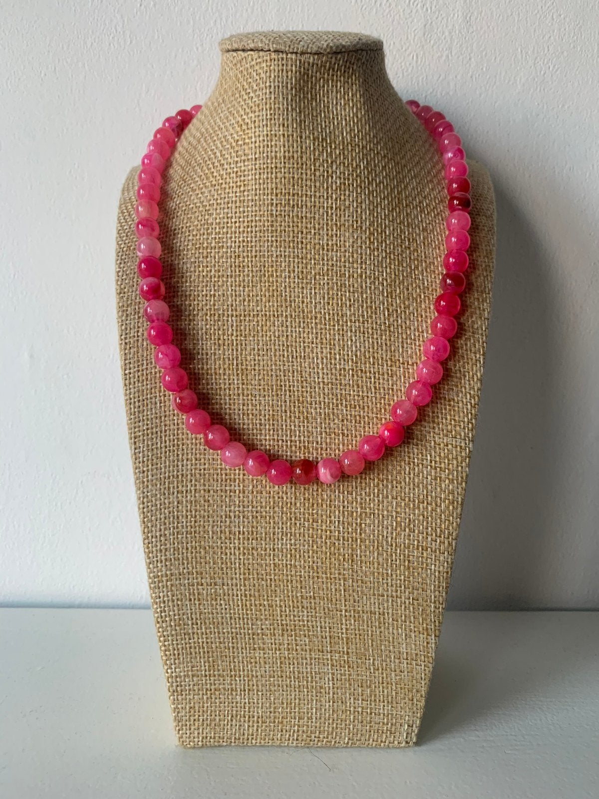 Korte ketting donkerroze, Ophalen of Verzenden, Nieuw, Roze, Overige materialen