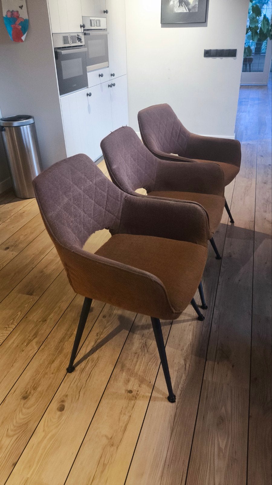 6 stoelen gratis op te halen (1 met scheur), Gebruikt, Ophalen of Verzenden, Metaal, Drie