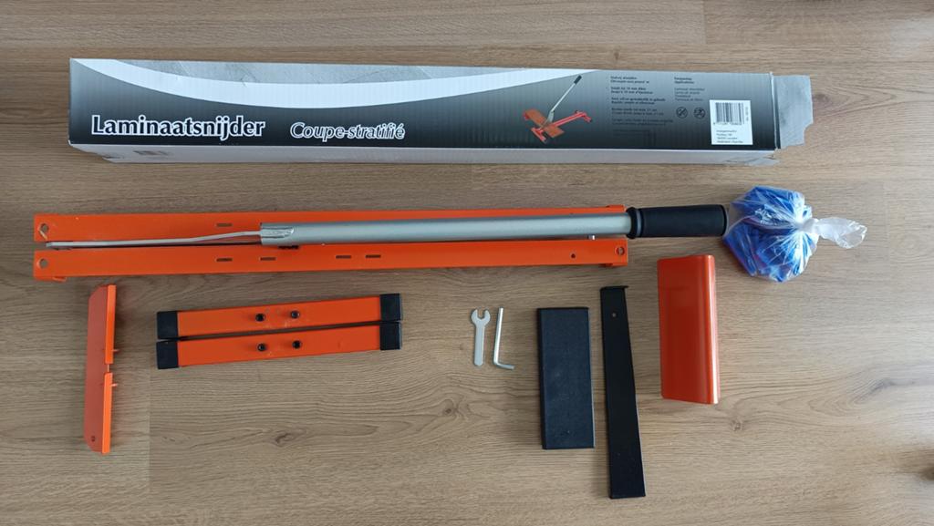 Karwei laminaatsnijder en vloeren legset, Doe-het-zelf en Verbouw, Meetapparatuur, Ophalen