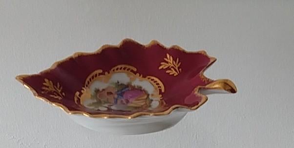 Limoges Goudeville bladvormig schoteltje, volgnr 71, Ophalen of Verzenden