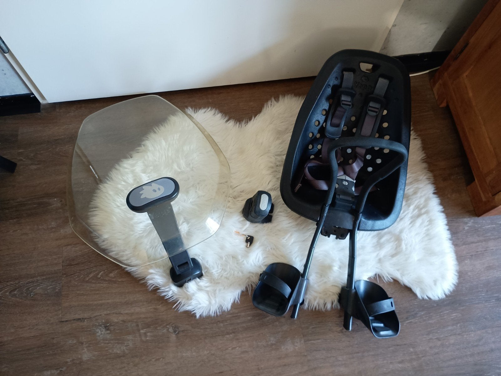 Thule Yepp Mini Fietsstoel Zwart + Windscherm & Sleutel!, Fietsen en Brommers, Fietsaccessoires | Fietsstoeltjes, Ophalen of Verzenden