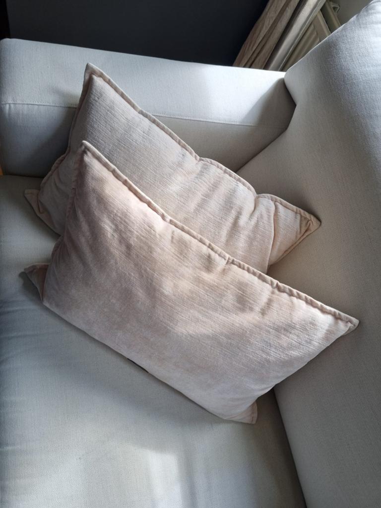 2 Roze Riviera Maison Kussens - 55x35 cm, Ophalen of Verzenden, Roze, Rechthoekig