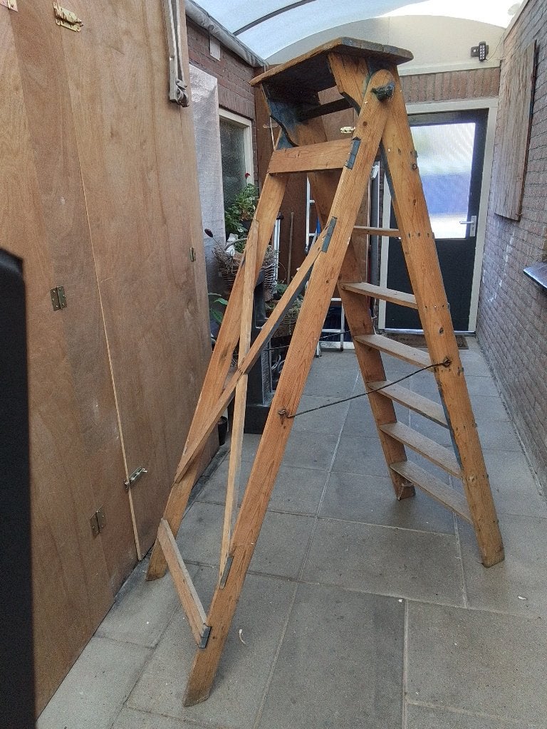 Vintage houten trap/ladder met platform, Ophalen, Gebruikt, Trap, Minder dan 2 meter