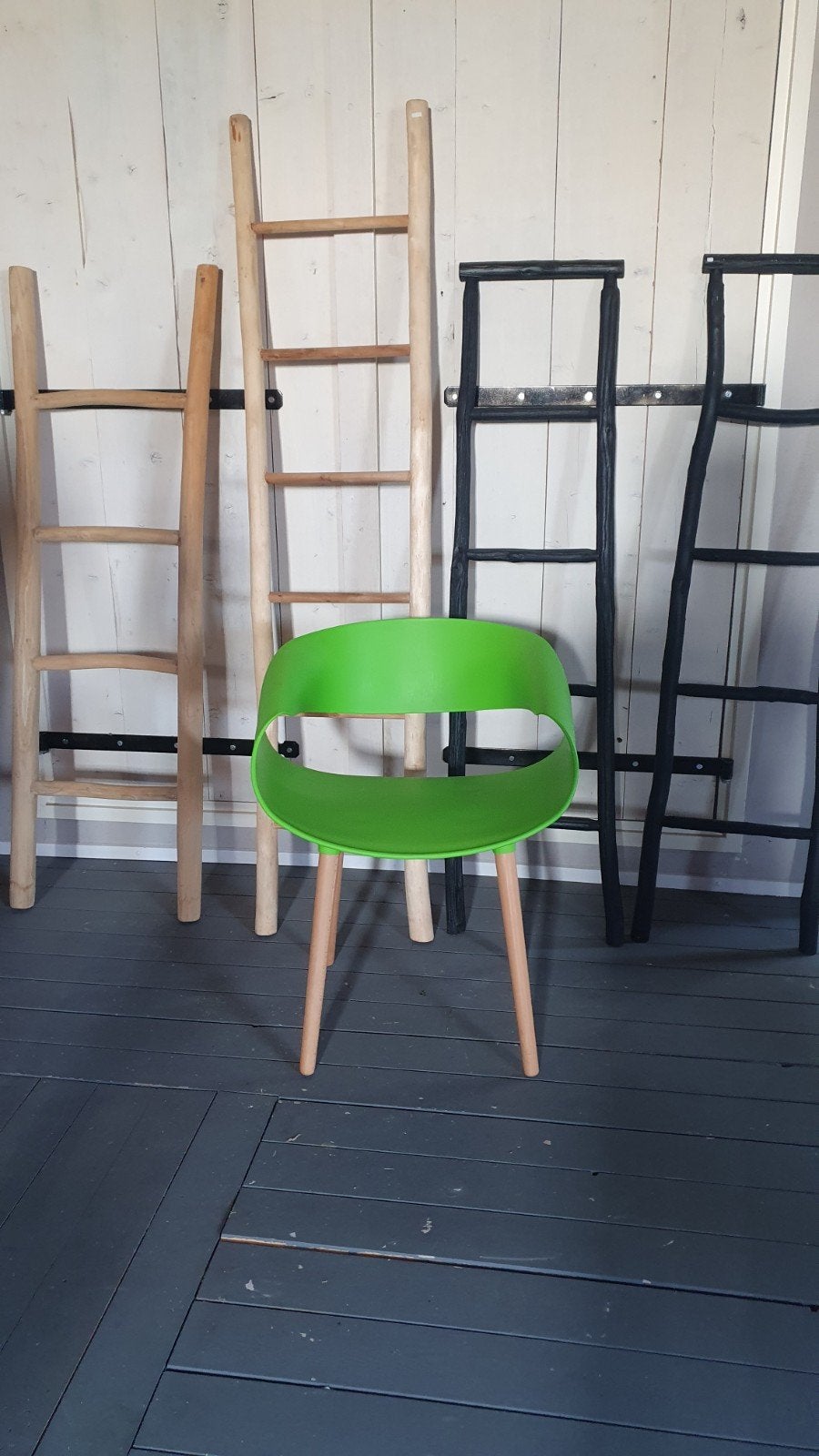 Replica Nordic eetkamerstoel - laatste 20 euro!, Huis en Inrichting, Nordic, Modern, Gebruikt, Overige kleuren, Eén