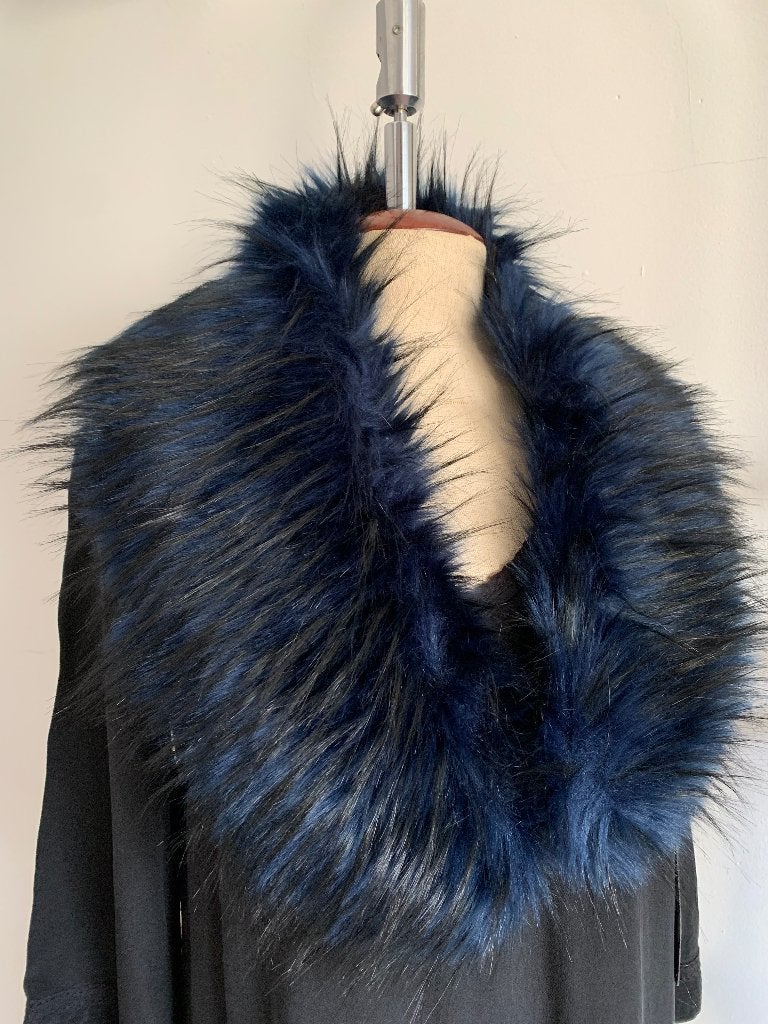 Angelina faux fake fur kraag blauw zwart, Maat 38/40 (M), Verzenden, Nieuw, Angelina