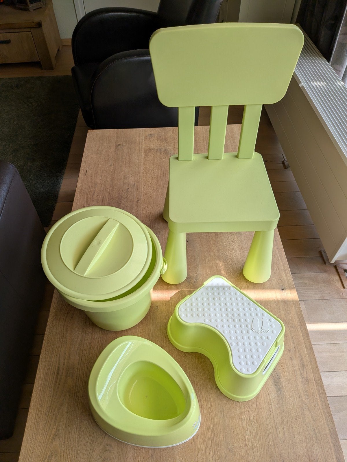 Mooie lichtgroene set, Ophalen, Zo goed als nieuw