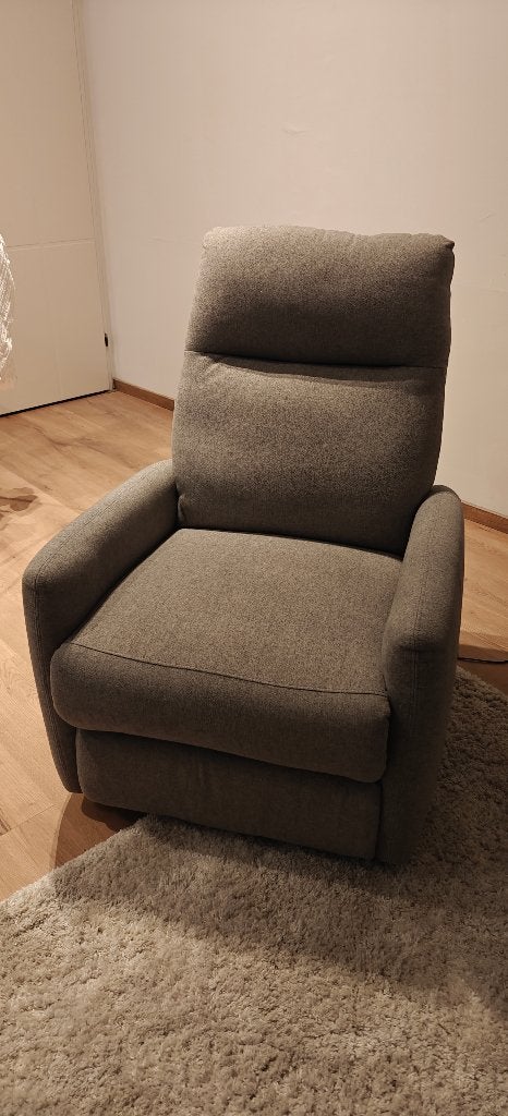 elektrische relaxfauteuil JYSK Vonsild (Lichtgrijs), Ophalen, 75 tot 100 cm, Zo goed als nieuw, Stof