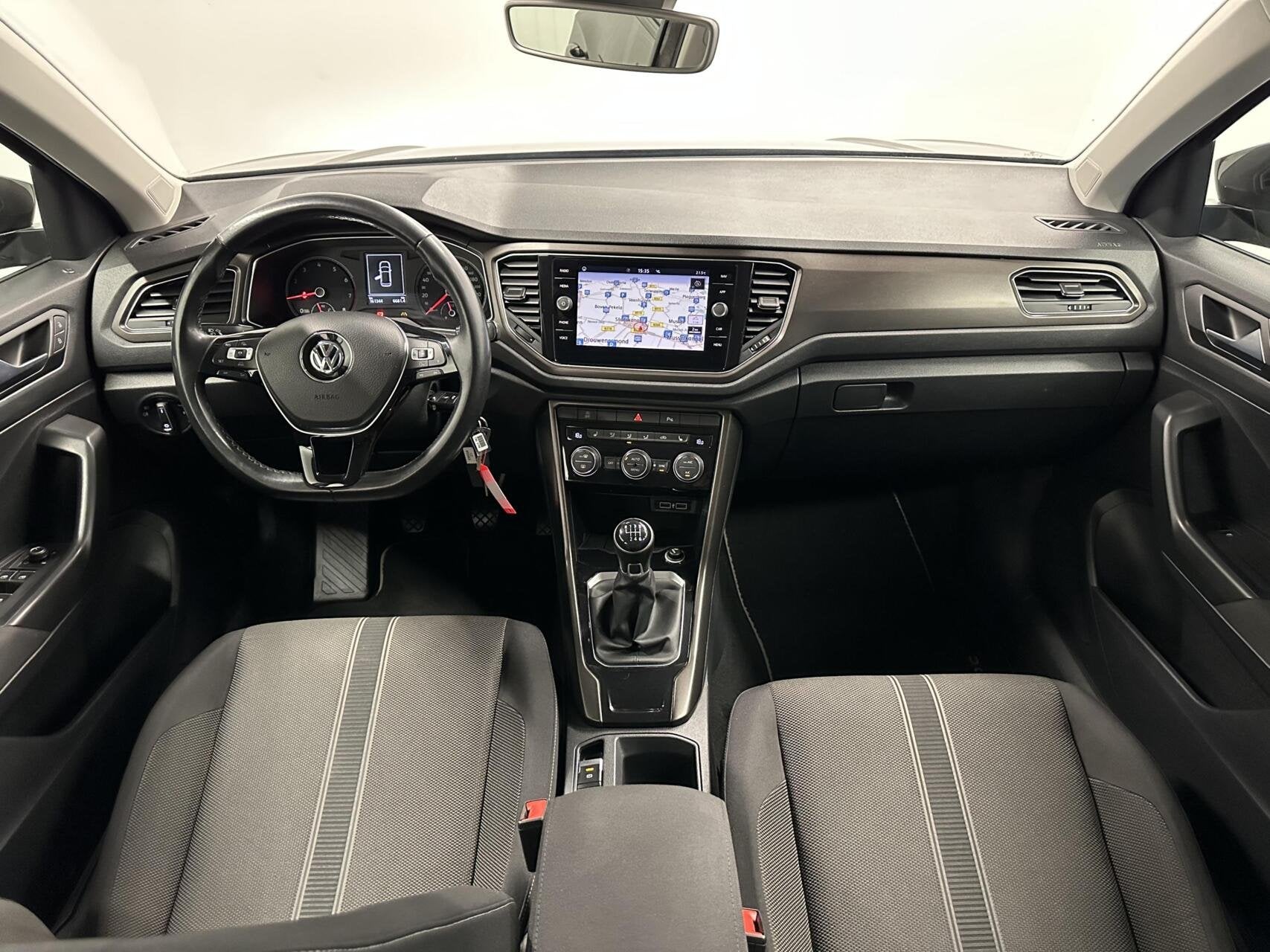 Volkswagen T-Roc 1.0 TSI Style Business CARPLAY NAVI ADAPTIE, Voorwielaandrijving, Stof, Euro 6, 116 pk