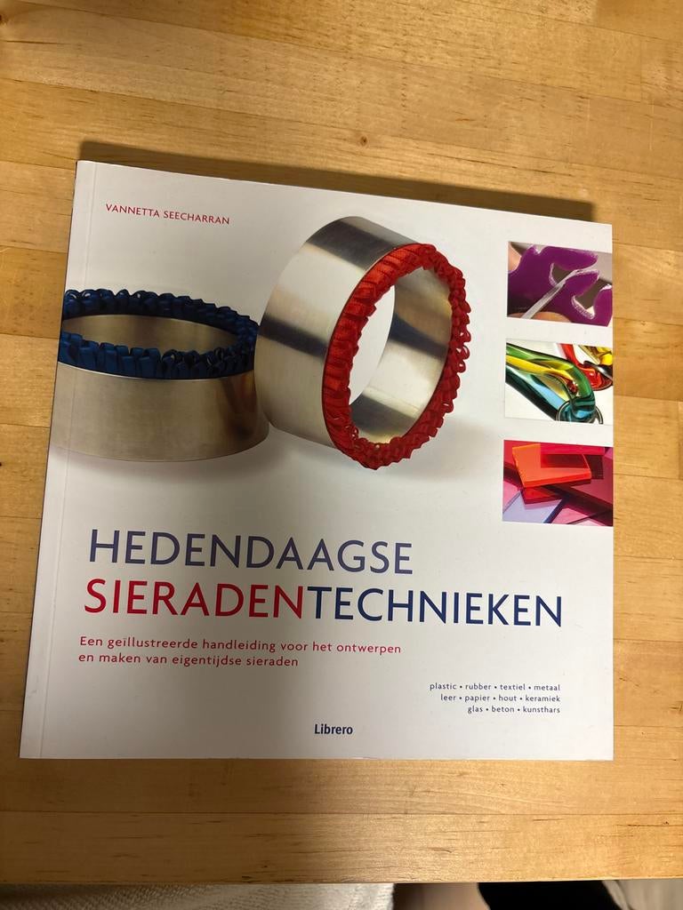 HEDENDAAGSE SIERADENTECHNIEKEN - vannetta Seecharran, Ophalen of Verzenden, Zo goed als nieuw, Overige typen