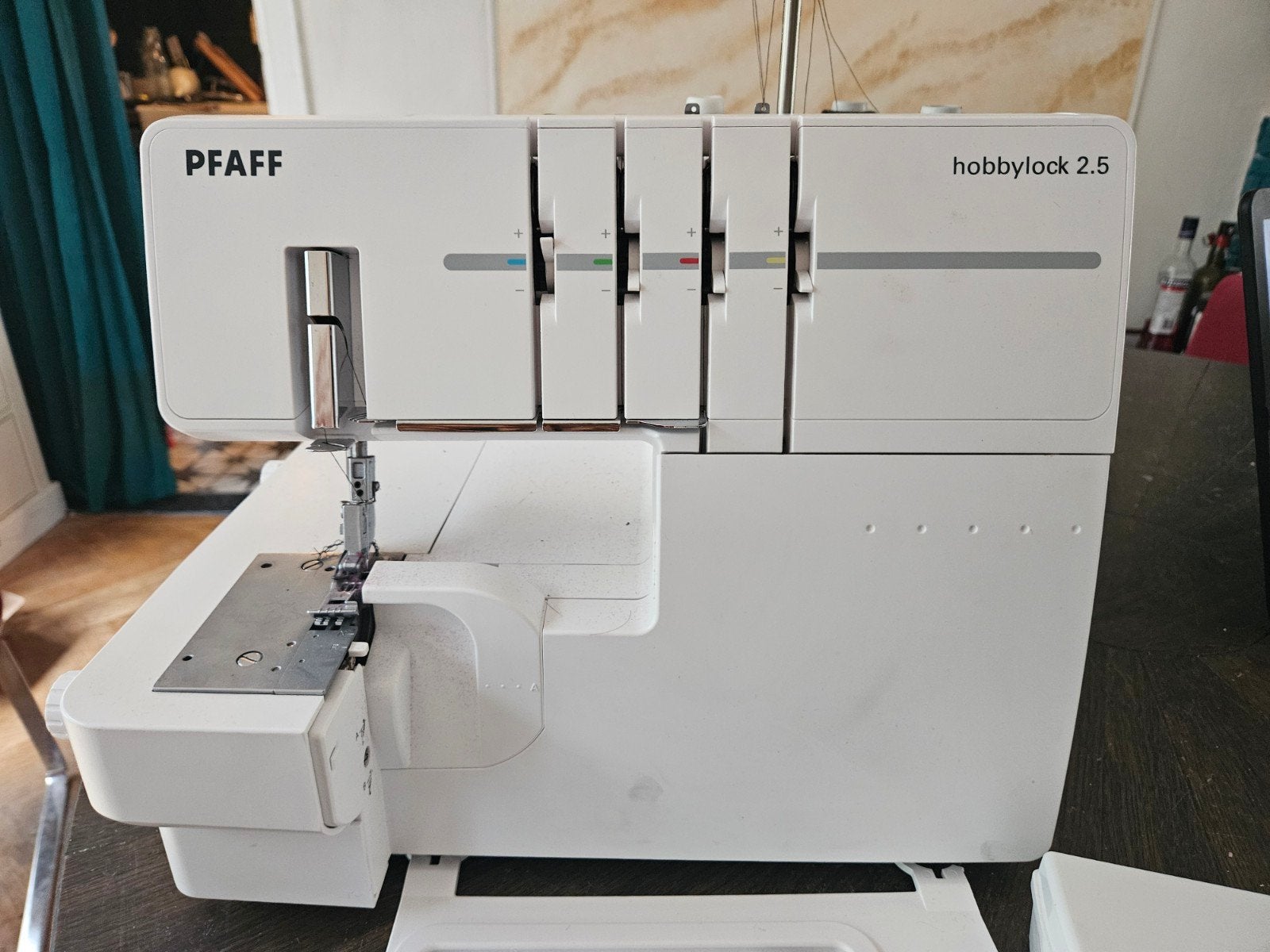 Pfaff Hobbylock 2.5 Lockmachine - Zo goed als nieuw, Ophalen of Verzenden, Zo goed als nieuw, Lockmachine, Pfaff