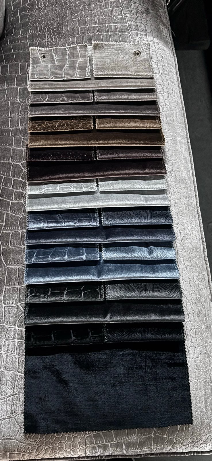Hoekbank Zwart Croco - Ruim en Stijlvol (310x250 cm), 100 tot 125 cm, Hoekbank, 300 cm of meer, Ophalen of Verzenden
