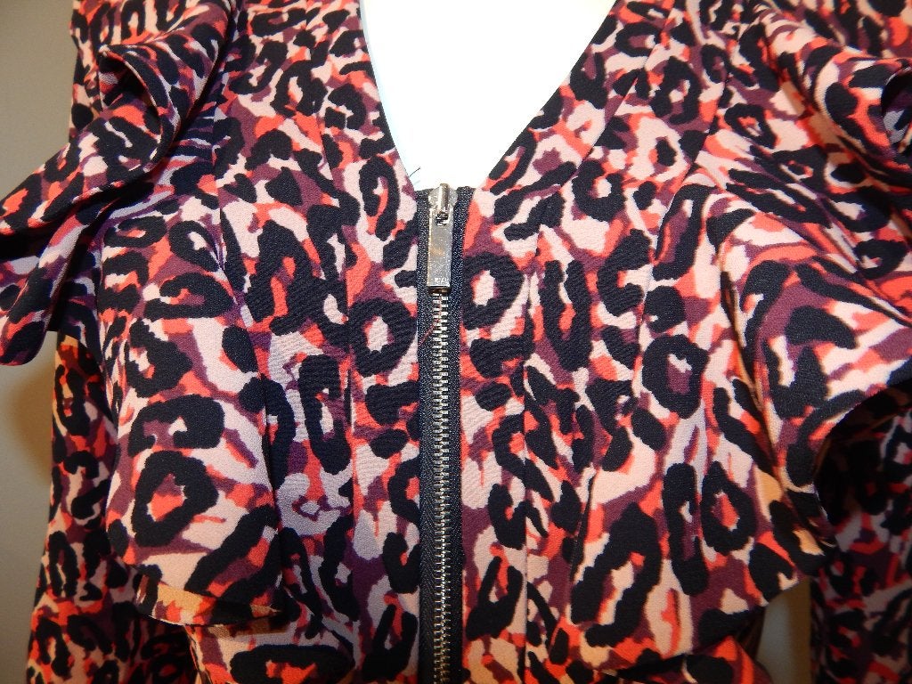 Karen Millen jurk in print rits lijfje ruches kleuren M, Maat 38/40 (M), Karen Millen, Zo goed als nieuw, Knielengte