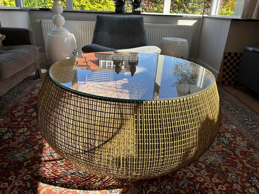 Salontafel met bronskleurig gietijzeren onderstel en glaspla, Huis en Inrichting, Tafels | Salontafels, Ophalen, Gebruikt, Rond