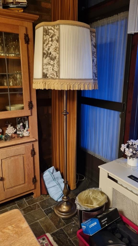 Vloerlamp met stoffen kap en franjes, Ophalen of Verzenden, Stof, 150 tot 200 cm