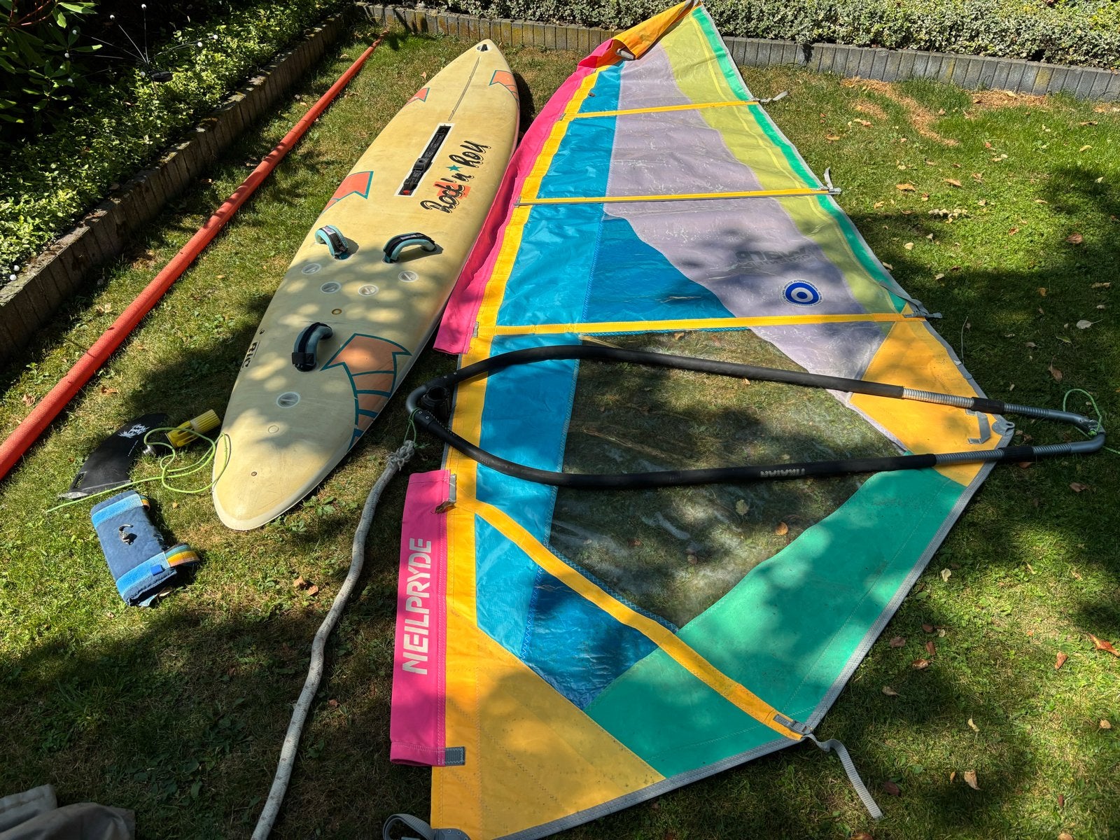 Complete Windsurfset: Bic Rock and Roll met 2 Zeilen, Watersport en Boten, Ophalen, Gebruikt, 5 tot 6.5 m², 300 cm of meer