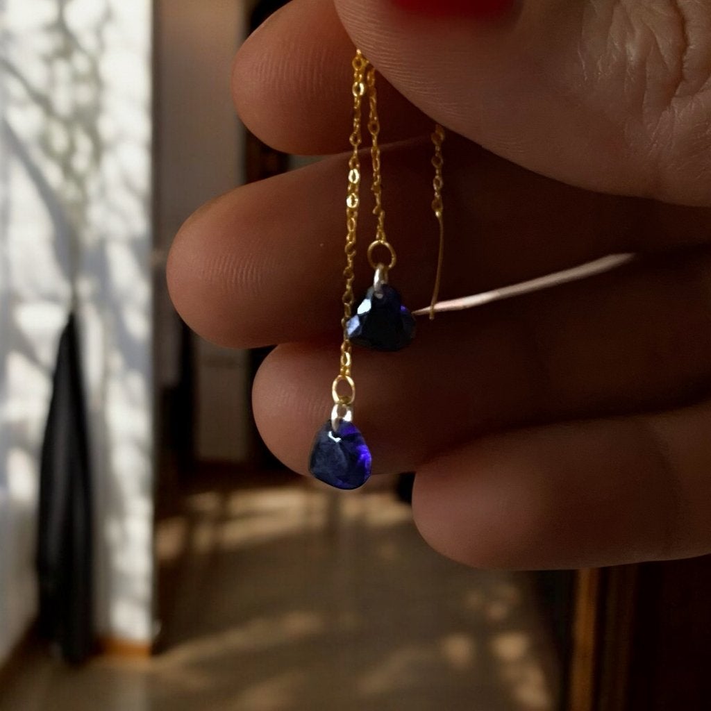oorbellen 18K geel goud saffier hart, Sieraden, Tassen en Uiterlijk, Oorbellen, Hangers, Blauw, Ophalen of Verzenden, Zo goed als nieuw