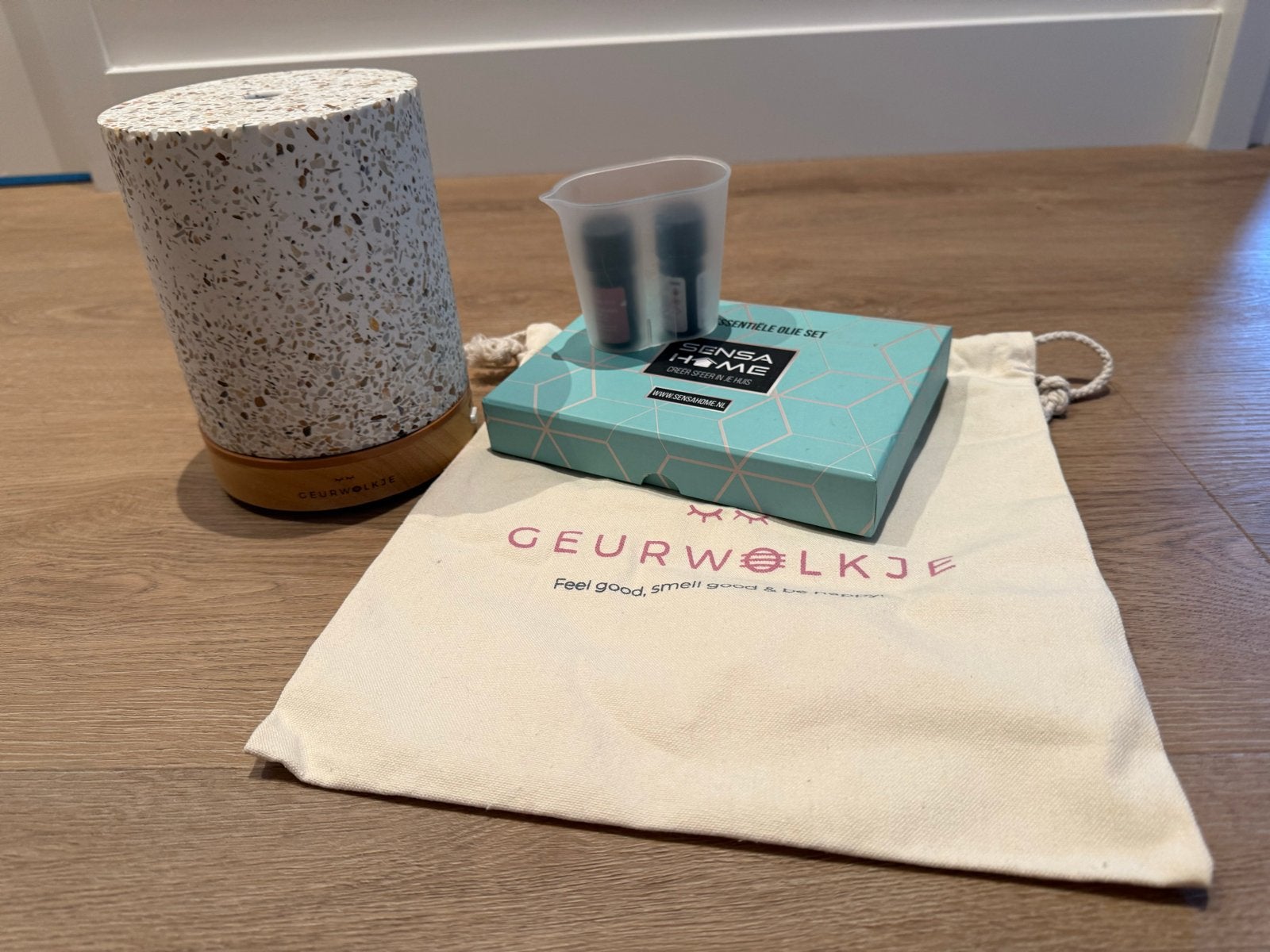 Geurwolkje Aroma diffuser met etherische olie set, Huis en Inrichting, Meerkleurig, Kunststof, Ophalen of Verzenden, Zo goed als nieuw