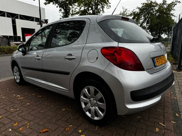 Peugeot 207 1.4 VTi 5deurs X-line Airco APK 09-2027.., Voorwielaandrijving, Stof, Gebruikt, Zwart