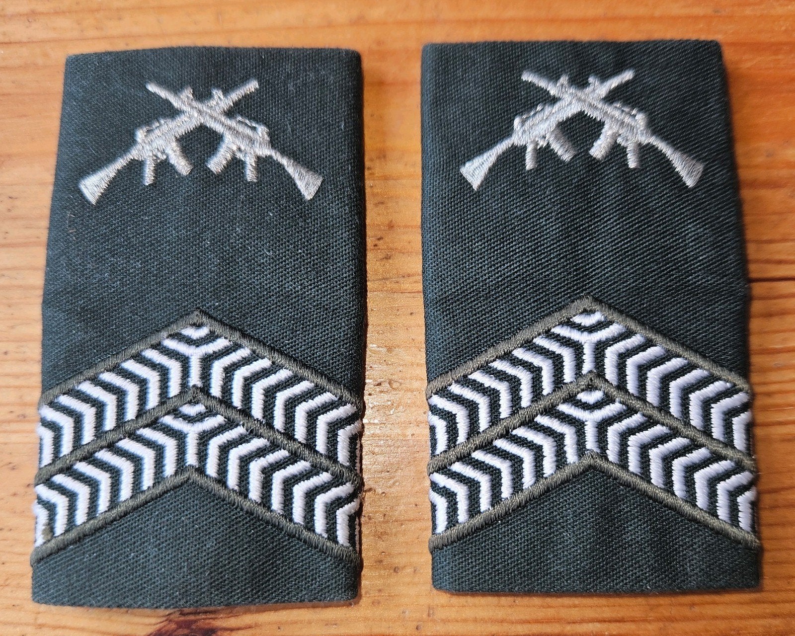 Set schuifpassanten Korporaal OLK, Verzamelen, Militaria | Algemeen, Ophalen of Verzenden, Landmacht, Nederland, Embleem of Badge