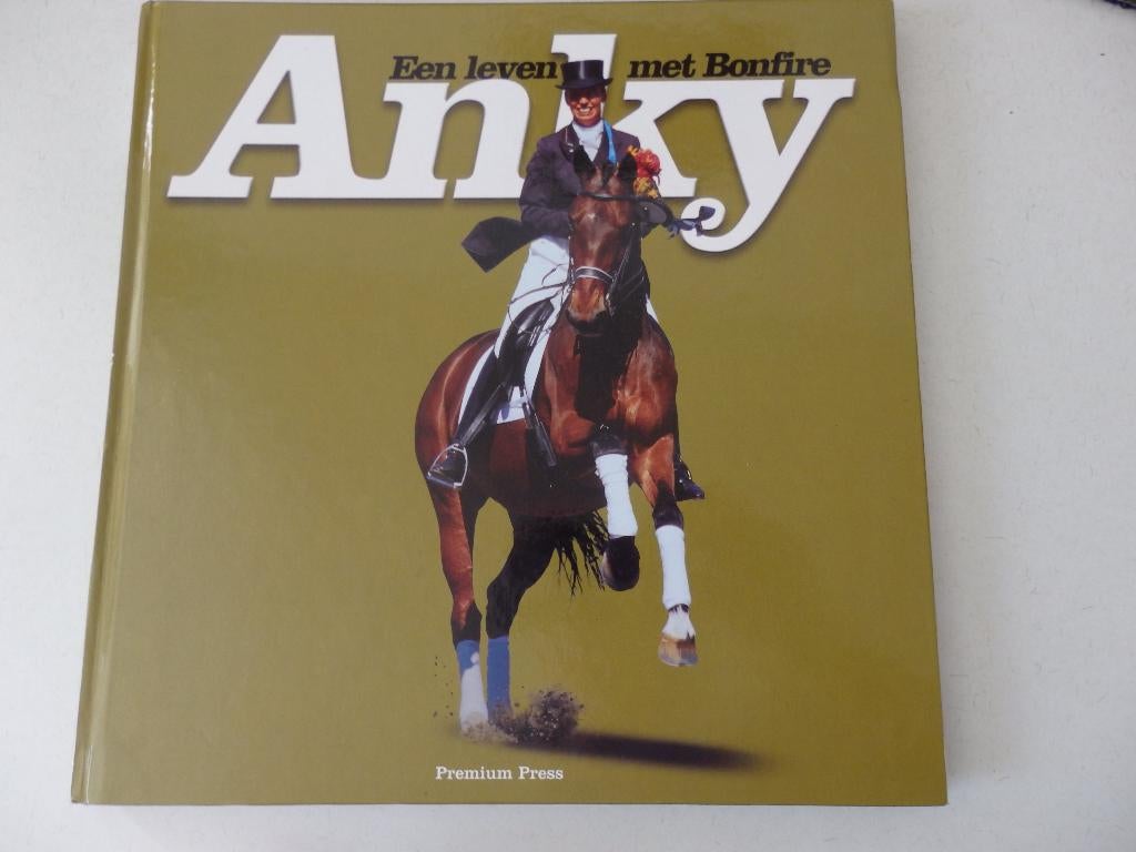 Anky, Een leven met Bonfire, Ophalen of Verzenden, Zo goed als nieuw, Paarden of Pony's