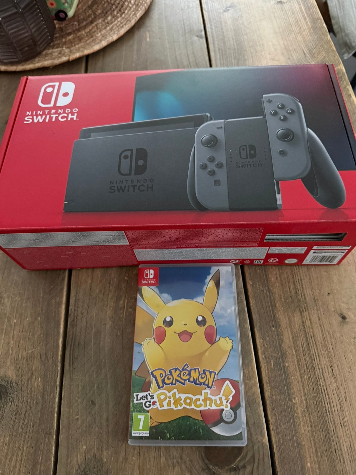 Grijze Nintendo switch, Spelcomputers en Games, Spelcomputers | Nintendo Switch, Met games, Met 2 controllers, Zo goed als nieuw