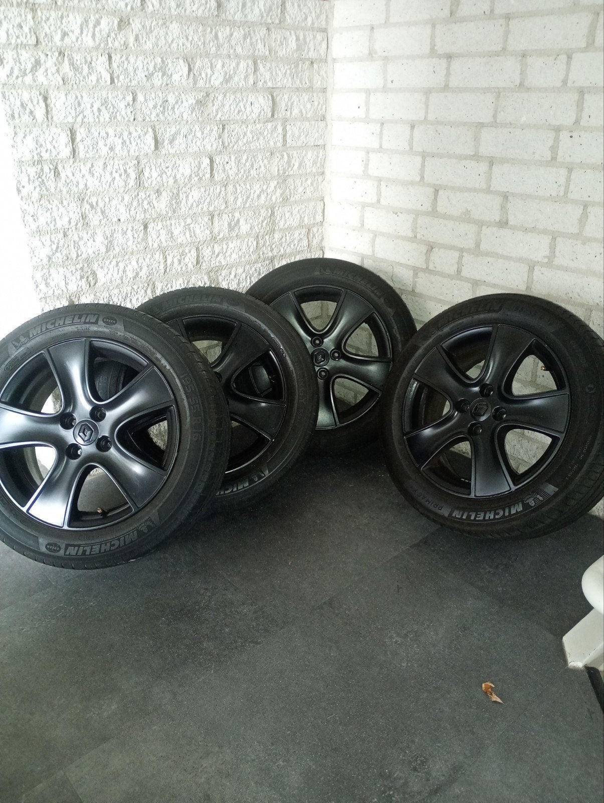 16 inch Renault Clio velgen met Michelin banden, Auto-onderdelen, Gebruikt, 16 inch, Banden en Velgen, Ophalen of Verzenden