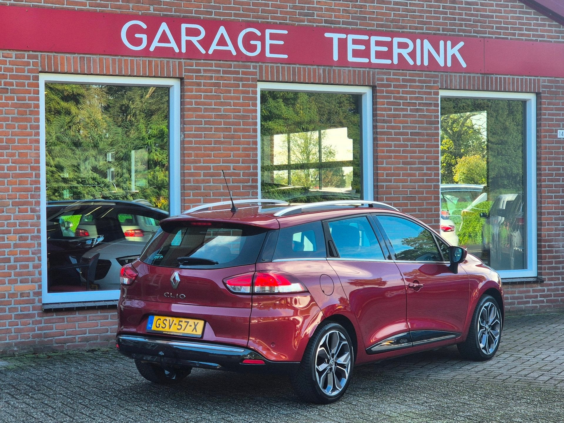 Renault Clio Estate 1.2 TCe Intens 118PK 5drs clima, cruise,, Auto's, Verwarmde buitenspiegels, Gebruikt, 4 cilinders, 620 kg