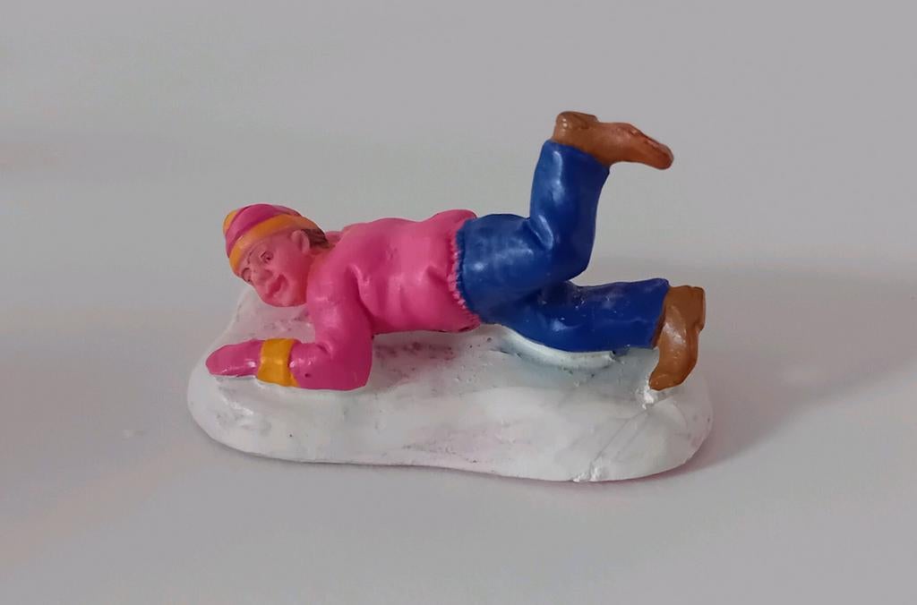 Lemax in de sneeuw gevallen, Lemax figuur Kerstdorp, Diversen, Kerst, Ophalen of Verzenden
