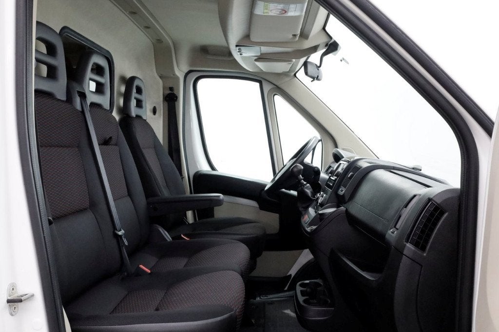 Citroën Jumper 35 2.0 BlueHDi 130pk Euro6 L3H2 Airco/Navi/C, Auto's, Voorwielaandrijving, Parkeersensor, Gebruikt, Euro 6