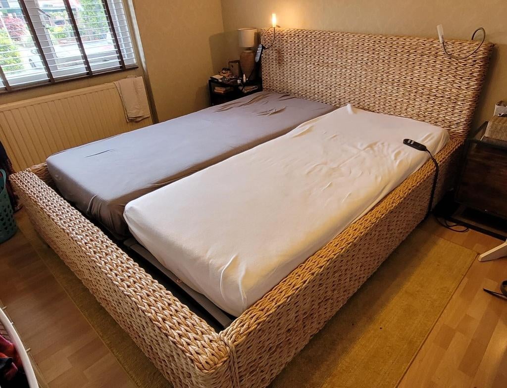 rieten ledikant / bed 180x200 incl. twee lattenbodems, Huis en Inrichting, Slaapkamer | Bedden, Ophalen, Overige materialen, Tweepersoons